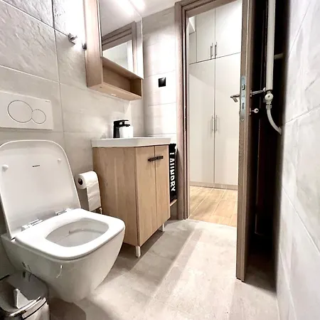Elegant & Stylish 2nd Floor Flat - 3' From Metro Apartamento Atenas